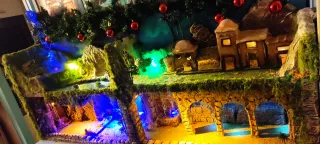 Presepe natalizio con luci