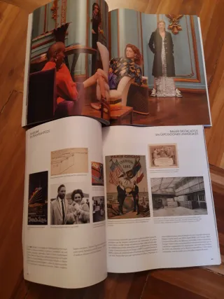 Lote de dos revistas Louis Vuitton.