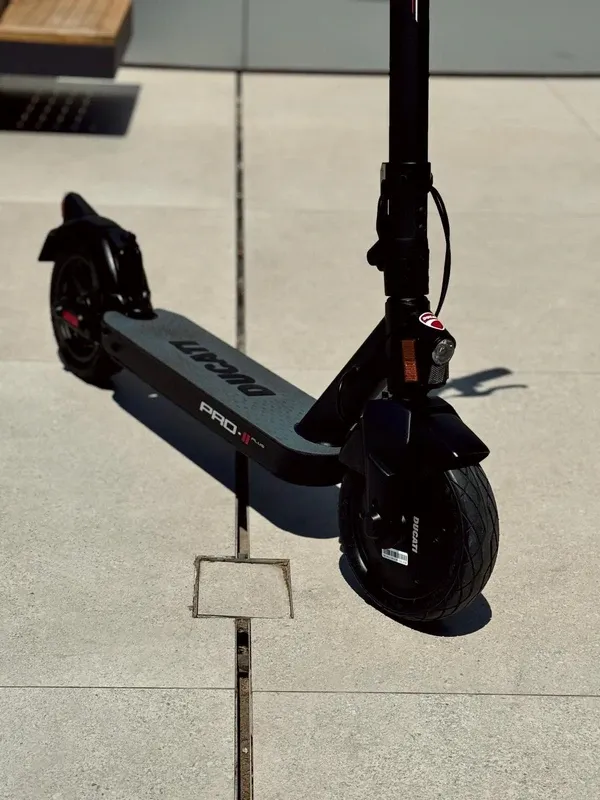 Patinete Eléctrico Ducati Pro II +casco gratis