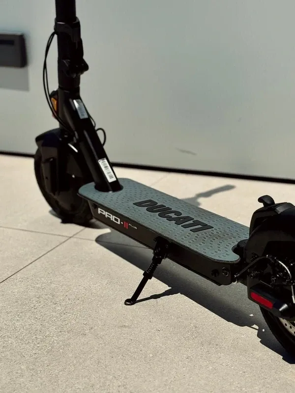 Patinete Eléctrico Ducati Pro II +casco gratis