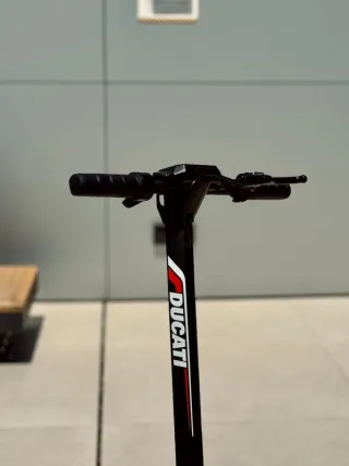 Patinete Eléctrico Ducati Pro II +casco gratis