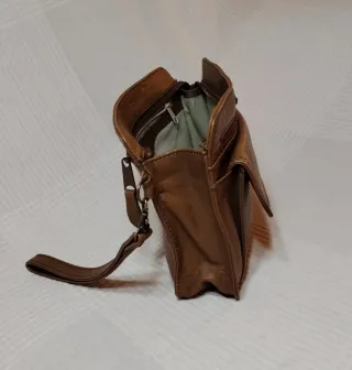 Pochette in pelle da uomo