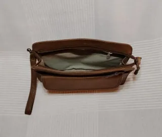 Pochette in pelle da uomo