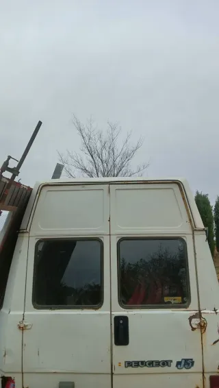 Furgoneta Peugeot J5 para despiece