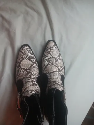 Botines nuevos preciosos t.39