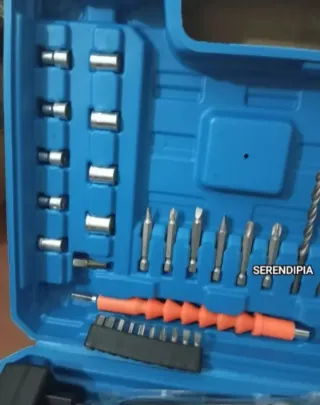 2 TALADROS ATORNILLADORES INALÁMBRICOS.