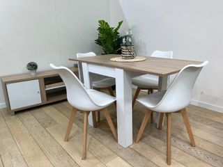 MESA DE COMEDOR EXTENSIBLE + 4 SILLAS NORDICAS + MUEBLE DE TV