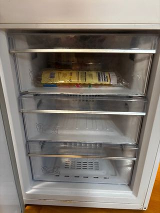 Nevera Grundig blanca