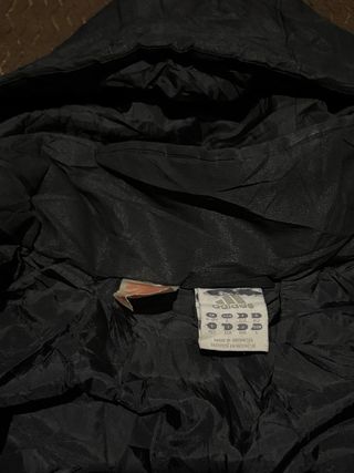 Chaqueta Adidas Negra con Rayas Blancas