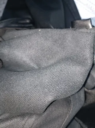 Pantalón de cuero negro