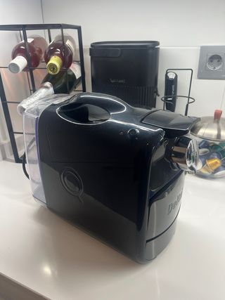 Cafetera Delta Cápsulas Negra