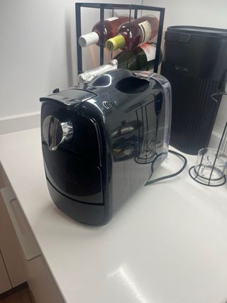 Cafetera Delta Cápsulas Negra