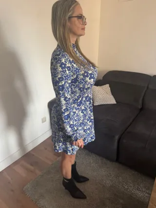 Vestido floral azul y blanco Talla L Inside