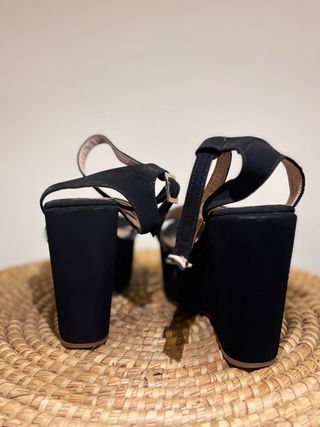 Tacones de plataforma negros