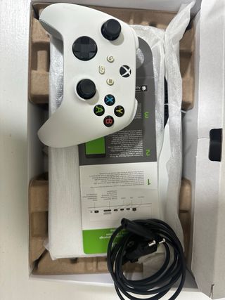 Xbox Serie S + Caja + Mando + Cables