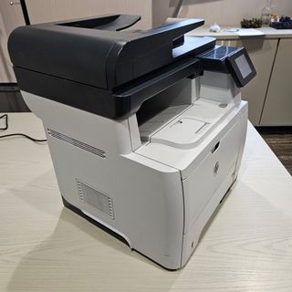 Impresora HP LaserJet Pro MFP M521dn