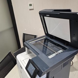 Impresora HP LaserJet Pro MFP M521dn