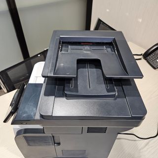 Impresora HP LaserJet Pro MFP M521dn