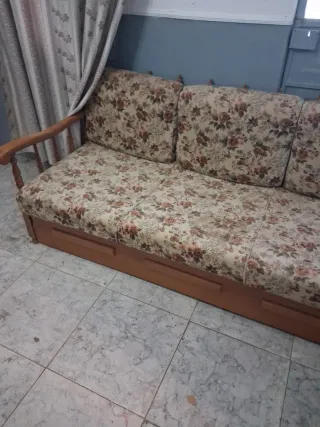Sofá Cama Tapizado Floral Madera