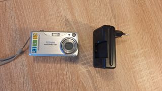 Nikon Coolpix 3700 - Cámara digital de 3 MP zoom