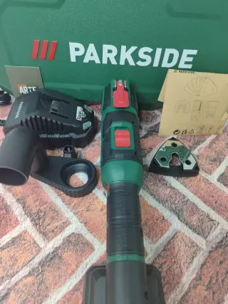 Multiherramienta Parkside con batería y cargador
