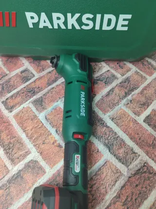 Multiherramienta Parkside con batería y cargador