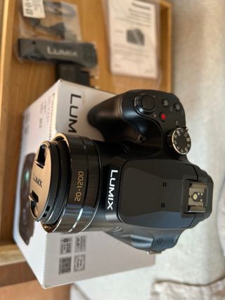 Cámara Bridge Panasonic Lumix FZ82 Negra