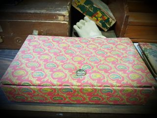 Lote Religioso recuerdos de Tierra Santa con caja