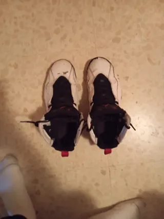 Jordan True Flight Blancas Rojas Negras