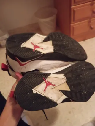 Jordan True Flight Blancas Rojas Negras