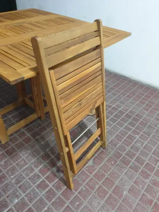 Mesa de jardín de madera con 3 sillas