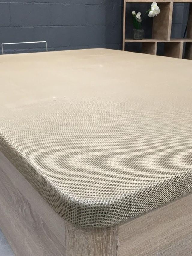 Canapé abatible de madera color cambria