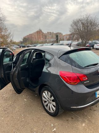 Opel Astra 2013