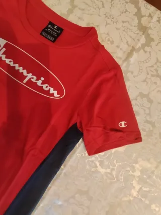 T-shirt Champion rossa bimbo