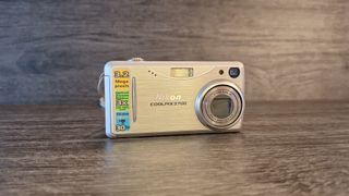 Cámara Digital Nikon Coolpix 3700 zoom óptico 3x.