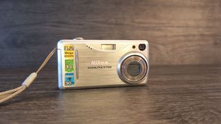 Cámara Digital Nikon Coolpix 3700 zoom óptico 3x.
