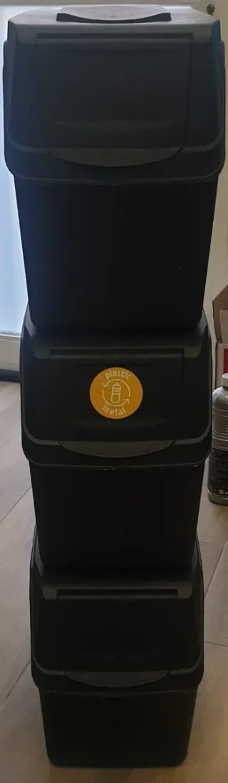 Cubos de basura apilables