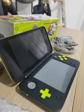 Nintendo 2DS XL Mario Kart 7