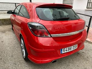 Opel Astra gtc turbo 200cv