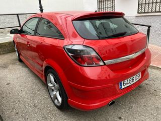 Opel Astra gtc turbo 200cv
