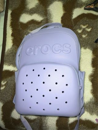 Mochila Crocs color malva