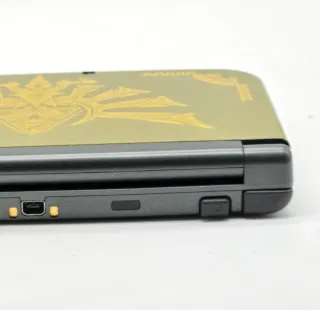 New 3ds XL Schermo IPS a tema Hyrule con giochi