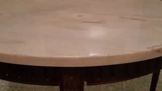 1 Mesa café redonda mármol. 2 Mesas altas madera