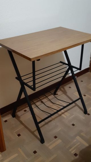 1 Mesa café redonda mármol. 2 Mesas altas madera