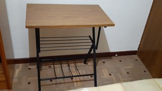 1 Mesa café redonda mármol. 2 Mesas altas madera