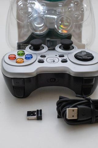 Logitech F710 Mando Inalámbrico PC