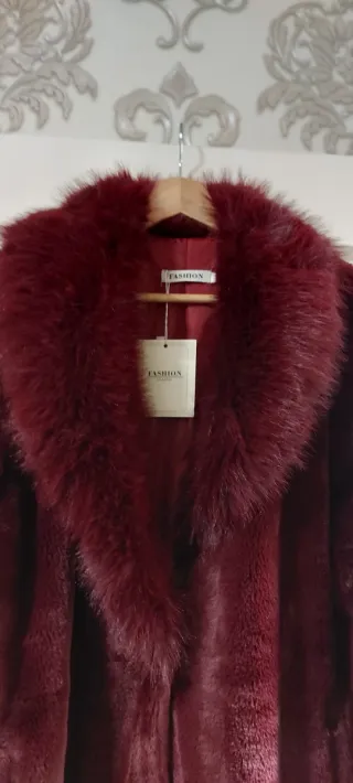 Abrigo largo de pelo sintético