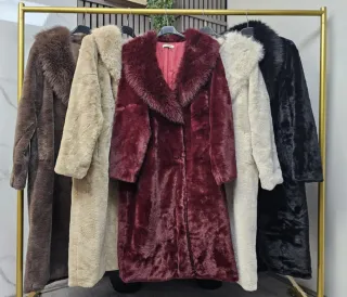 Abrigo largo de pelo sintético