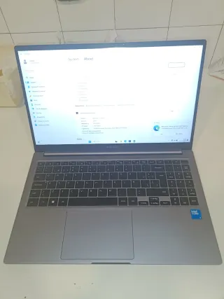 Samsung Book 4 Gris