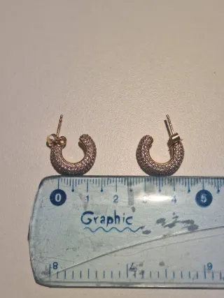 Pendientes de aro bañados en oro con circonitas